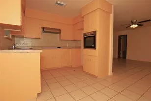 101 Hickory St, Lake Jackson, TX 77566 - Photo 9