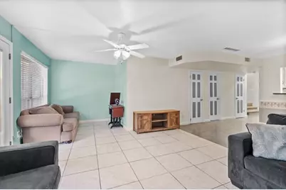 1025 Willow Oaks Circle, Pasadena, TX 77506 - Photo 7