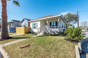 4302 Ave R 1/2, Galveston, TX 77550 - Photo 3