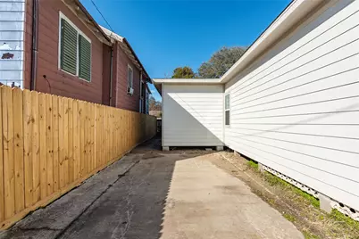 4302 Avenue R 1/2, Galveston, TX 77550 - Photo 31