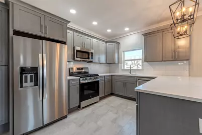 4302 Avenue R 1/2, Galveston, TX 77550 - Photo 11