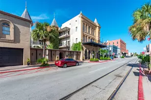 4302 Ave R 1/2, Galveston, TX 77550 - Photo 41