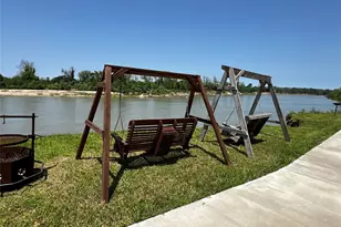 1074 W Taylor Lk Cir, Livingston, TX 77351 - Photo 5