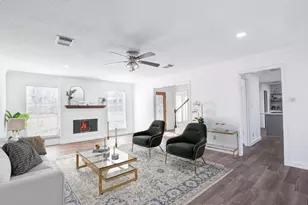 102 Banyan St, Lake Jackson, TX 77566 - Photo 3