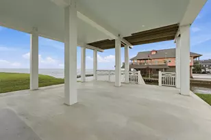 107 Gulf Dr, Tiki Island, TX 77554 - Photo 37