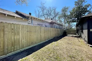 405 E 28th St, Houston, TX 77008 - Photo 31