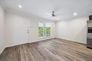 300 Pecore St, Houston, TX 77009 - Photo 7