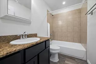 300 Pecore St, Houston, TX 77009 - Photo 9