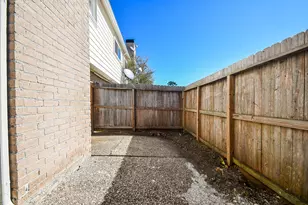 10378 Briar Forest Dr, Houston, TX 77042 - Photo 31