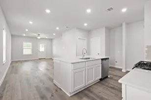 460 Long Br Dr, Dayton, TX 77535 - Photo 5