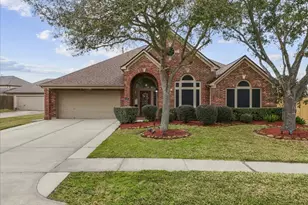 629 Pelican Harbour Dr, Texas City, TX 77590 - Photo 1