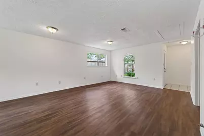 418 Texas Street, Tomball, TX 77375 - Photo 5