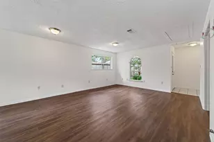 418 Texas St, Tomball, TX 77375 - Photo 5