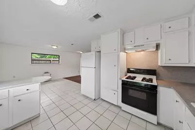 418 Texas Street, Tomball, TX 77375 - Photo 19