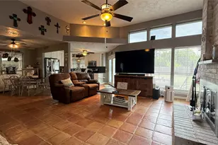 430 Enfield Dr, Highlands, TX 77562 - Photo 7