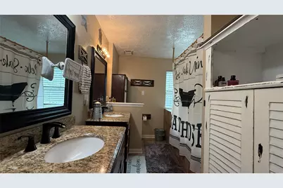 430 Enfield Drive, Highlands, TX 77562 - Photo 11