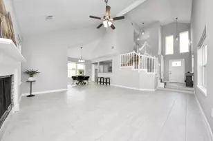 4450 Hidden Trace Ct, Houston, TX 77066 - Photo 9