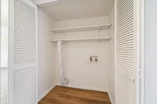 2100 Tanglewilde St, Houston, TX 77063 - Photo 11