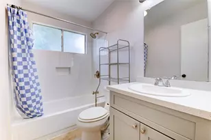 10703 Highland Woods Dr, Sugar Land, TX 77498 - Photo 13