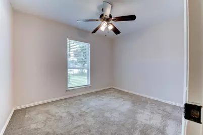 10703 Highland Woods Drive, Sugar Land, TX 77498 - Photo 11