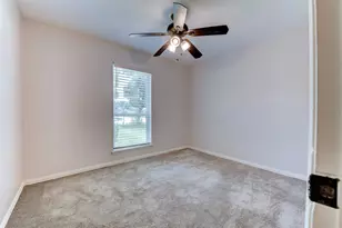 10703 Highland Woods Dr, Sugar Land, TX 77498 - Photo 11