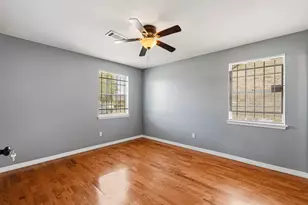 5223 Heathercrest St, Houston, TX 77045 - Photo 11