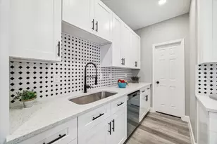 765 Enterprise St, Houston, TX 77088 - Photo 3