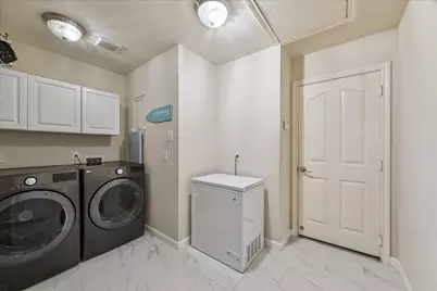 381 Oakshire Court, League City, TX 77573 - Photo 25