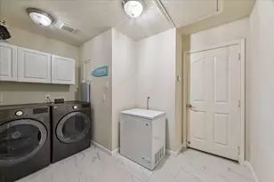 381 Oakshire Ct, League City, TX 77573 - Photo 25