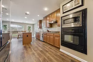 381 Oakshire Ct, League City, TX 77573 - Photo 13