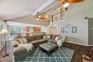 381 Oakshire Ct, League City, TX 77573 - Photo 17