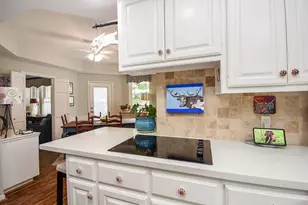 1023 Cardinal Ave, Sugar Land, TX 77478 - Photo 11