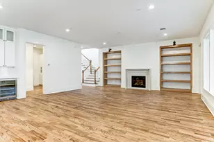 1050 W 42nd St, Houston, TX 77018 - Photo 5