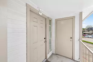 11500 Meadow Ln, Houston, TX 77477 - Photo 17