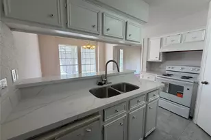 11500 Meadow Ln, Houston, TX 77477 - Photo 9