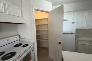 11500 Meadow Ln, Houston, TX 77477 - Photo 7