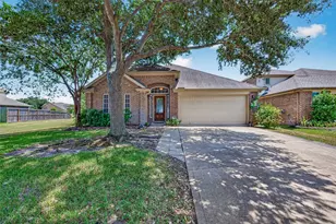 2014 Foxgate Dr, Rosenberg, TX 77471 - Photo 1