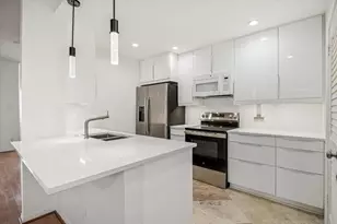 2220 Bering Dr, Houston, TX 77057 - Photo 3