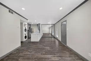 8931 Gaylord St, Houston, TX 77024 - Photo 9