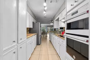 883 Silverpines Rd, Houston, TX 77062 - Photo 15