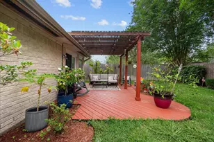 883 Silverpines Rd, Houston, TX 77062 - Photo 27