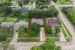 883 Silverpines Rd, Houston, TX 77062 - Photo 3