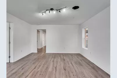 2416 Cumberland Street, Houston, TX 77023 - Photo 9