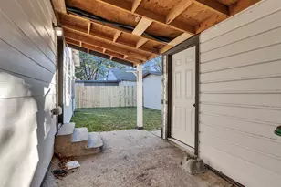 2416 Cumberland St, Houston, TX 77023 - Photo 23