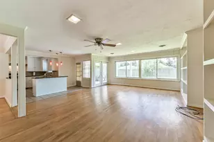 3023 Fairhope St, Houston, TX 77025 - Photo 11