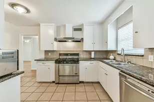 3023 Fairhope St, Houston, TX 77025 - Photo 9