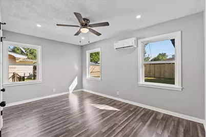 6410 Heron Drive, Houston, TX 77087 - Photo 13