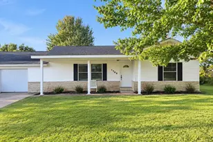 1703 Sterling Dr, Baytown, TX 77523 - Photo 1