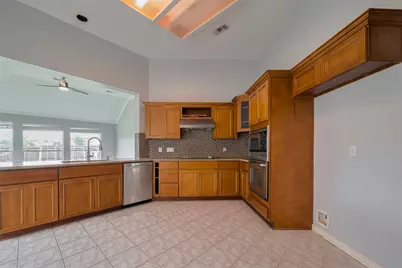 311 N Esplanade Lane, Stafford, TX 77477 - Photo 19