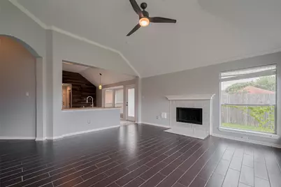 311 N Esplanade Lane, Stafford, TX 77477 - Photo 13